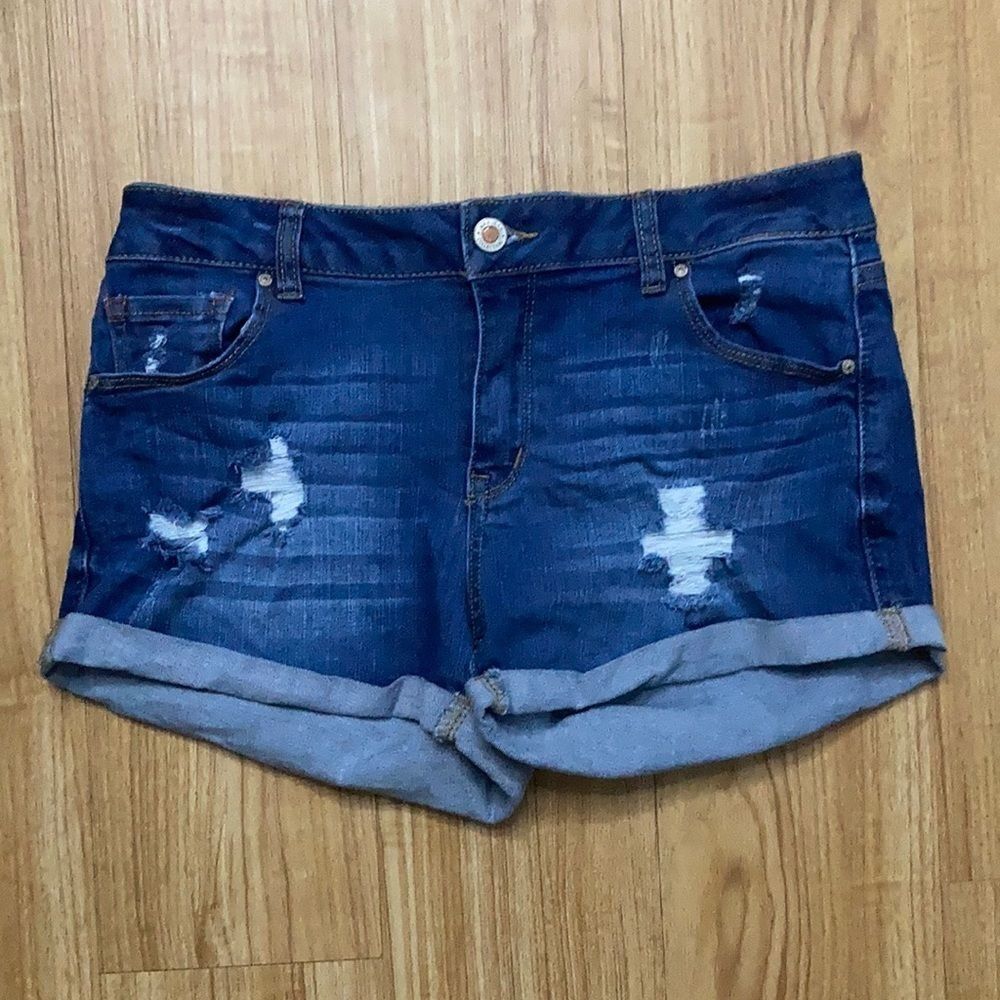 Distressed Jean Shorts EUC
